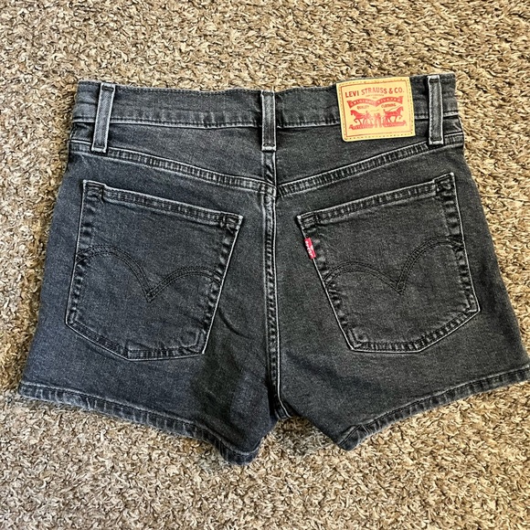 LEVI’S SHORTS - Picture 4 of 4